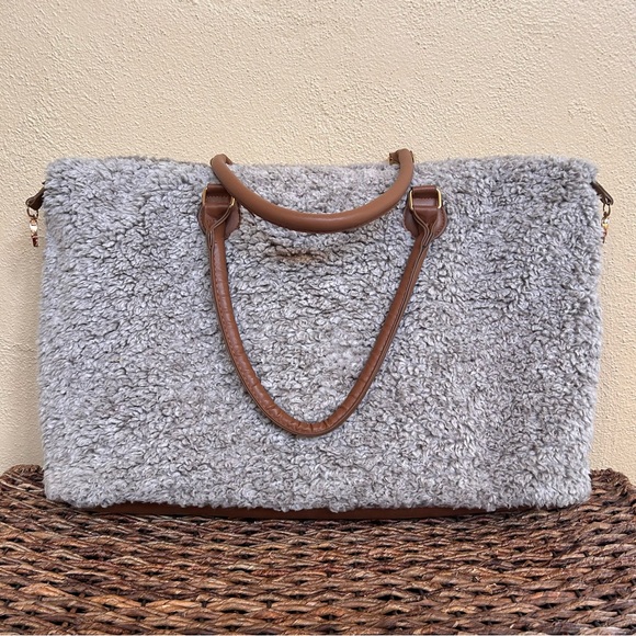 Sherpa Weekender Bag and Beige Women's Tote Bag - Picture 1 of 12